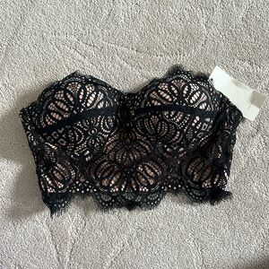 NEVER WORN!!! Lace cropped bralette with pads